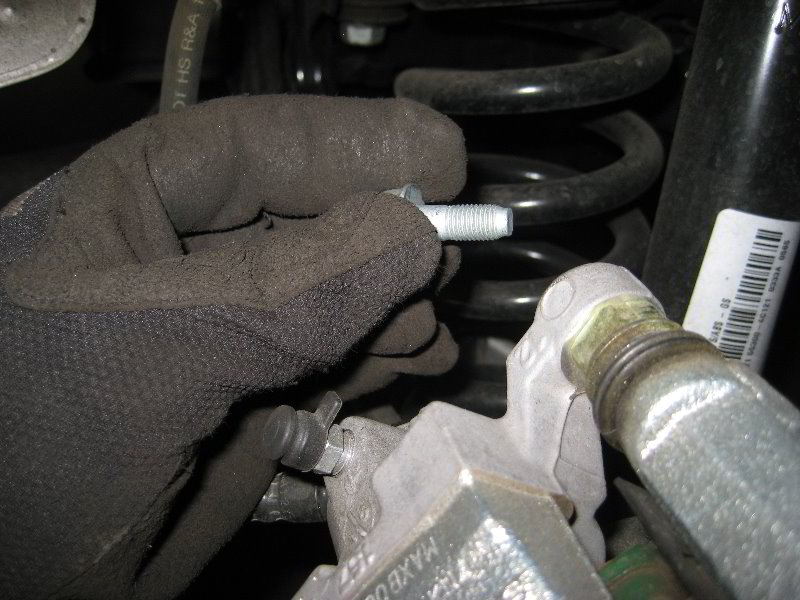 Kia-Optima-Rear-Disc-Brake-Pads-Replacement-Guide-010