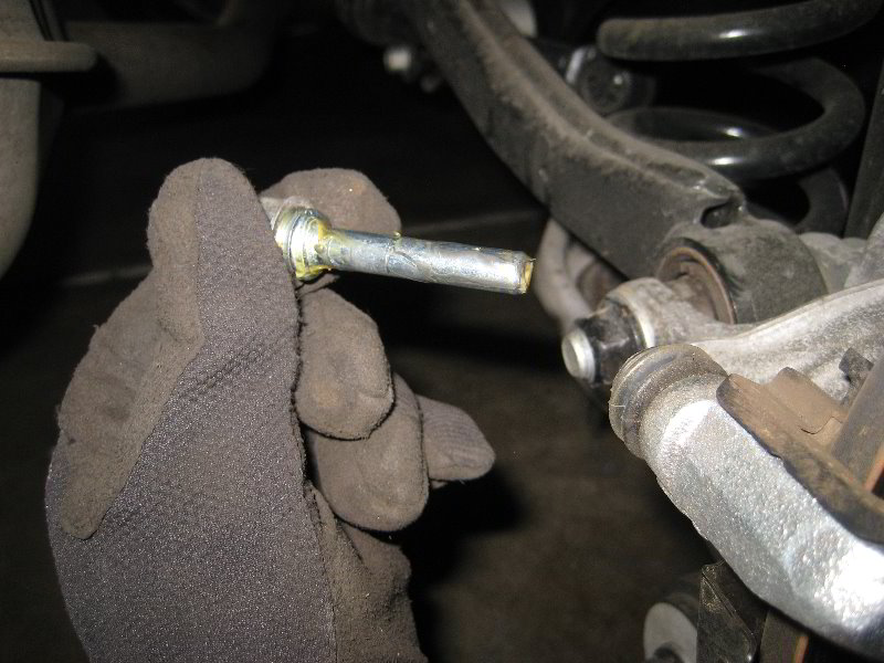 Kia-Optima-Rear-Disc-Brake-Pads-Replacement-Guide-017