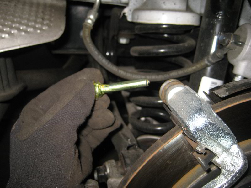 Kia-Optima-Rear-Disc-Brake-Pads-Replacement-Guide-018