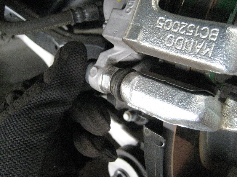 Kia-Optima-Rear-Disc-Brake-Pads-Replacement-Guide-026