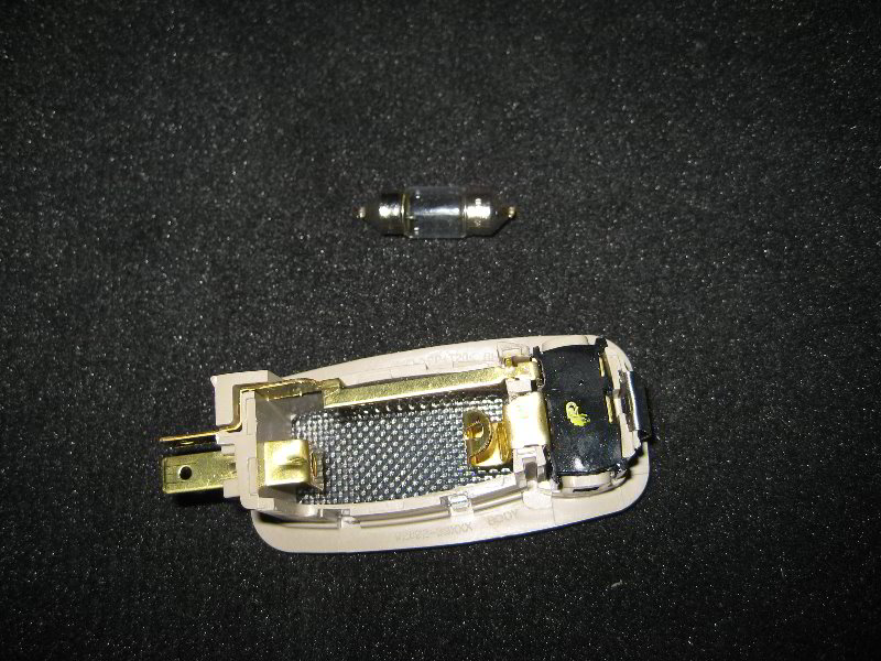 Kia-Optima-Sun-Visor-Vanity-Mirror-Light-Bulb-Replacement-Guide-008