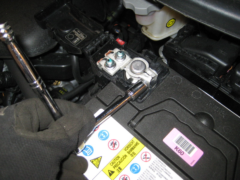 Kia-Rio-12V-Car-Battery-Replacement-Guide-007