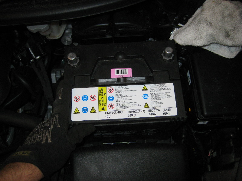 Kia-Rio-12V-Car-Battery-Replacement-Guide-019