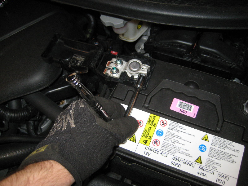 Kia-Rio-12V-Car-Battery-Replacement-Guide-023