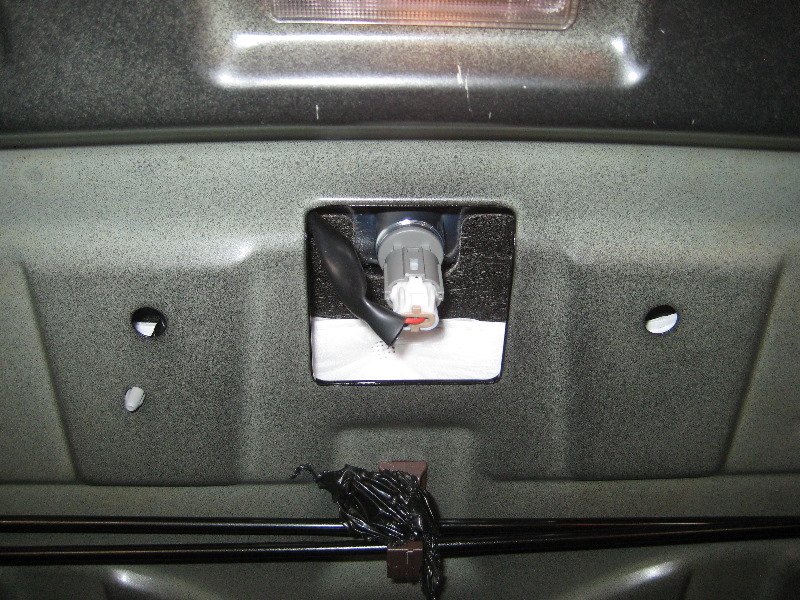 Kia-Rio-High-Mount-3rd-Brake-Light-Bulb-Replacement-Guide-002 2007 Kia Rio Brake Light Bulb Replacement