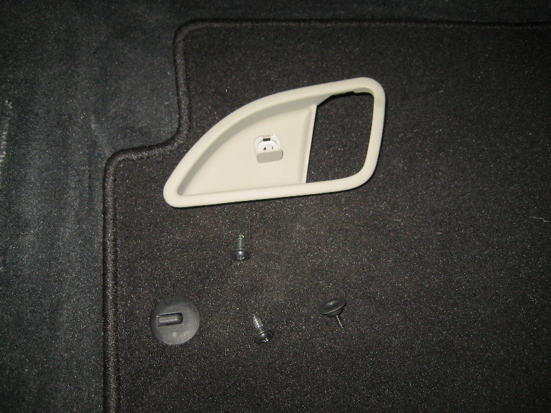 Kia-Rio-Plastic-Interior-Door-Panel-Removal-Guide-014