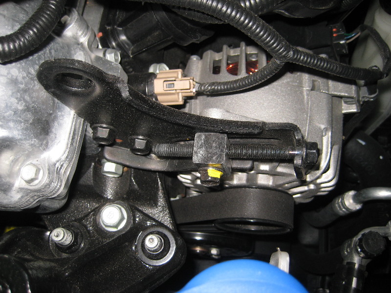 KiaRioSerpentineAccessoryBeltReplacementGuide002