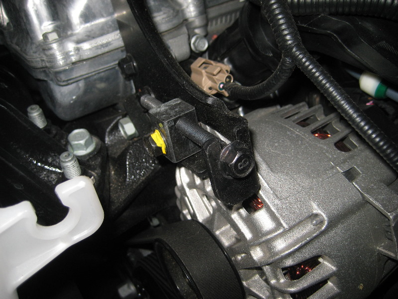 Kia-Rio-Serpentine-Accessory-Belt-Replacement-Guide-003