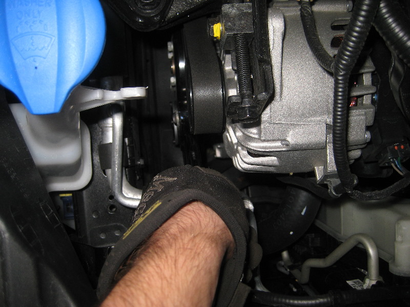 Kia-Rio-Serpentine-Accessory-Belt-Replacement-Guide-007