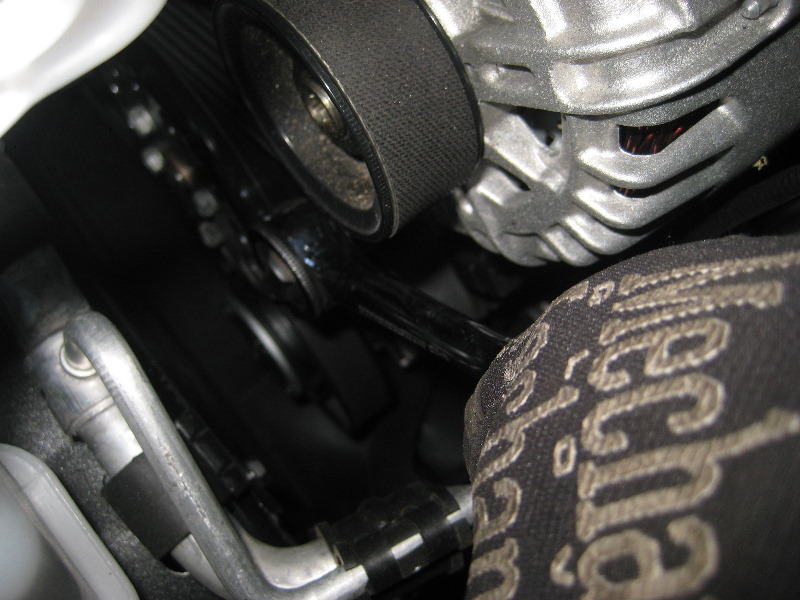 KiaRioSerpentineAccessoryBeltReplacementGuide008