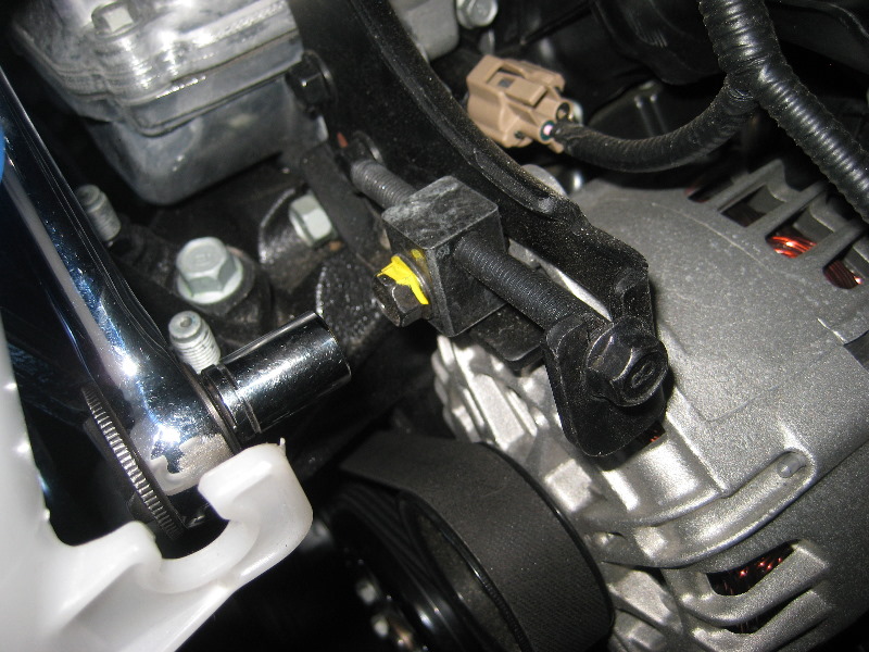 Kia-Rio-Serpentine-Accessory-Belt-Replacement-Guide-009