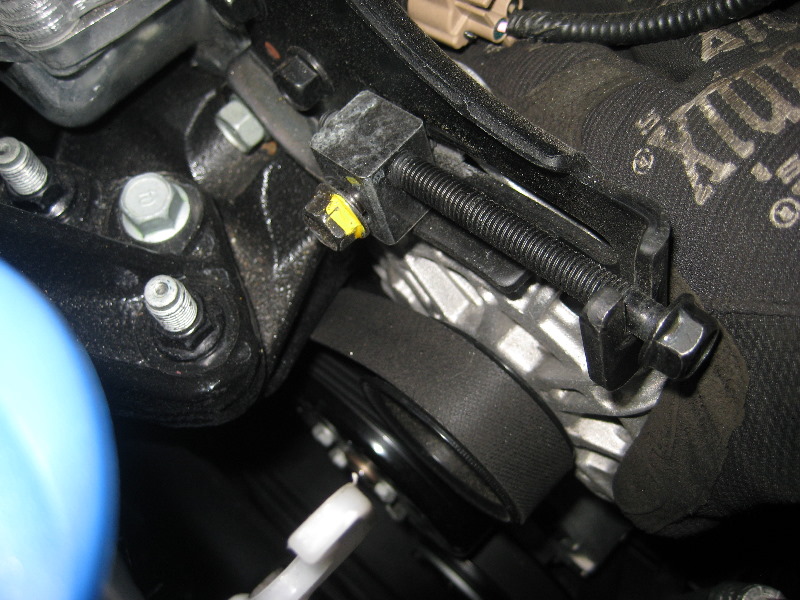 Kia-Rio-Serpentine-Accessory-Belt-Replacement-Guide-014