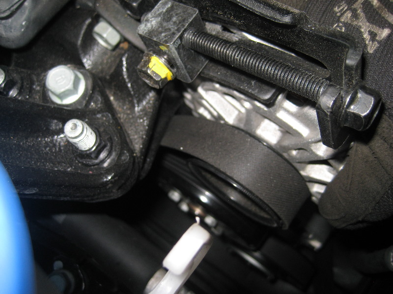 Kia-Rio-Serpentine-Accessory-Belt-Replacement-Guide-015