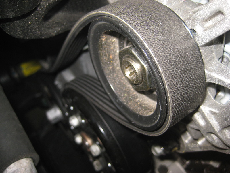 Kia-Rio-Serpentine-Accessory-Belt-Replacement-Guide-016