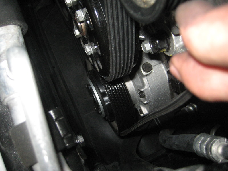 KiaRioSerpentineAccessoryBeltReplacementGuide022