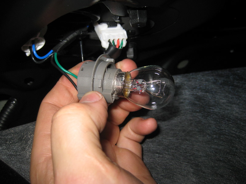 Kia-Rio-Tail-Light-Bulbs-Replacement-Guide-020