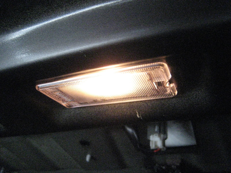 Kia-Rio-Trunk-Light-Bulb-Replacement-Guide-015