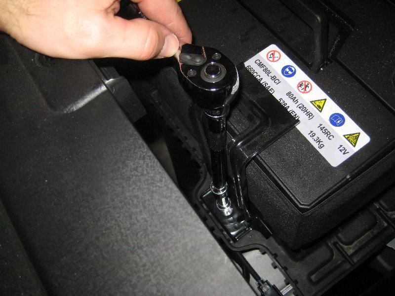 Kia-Sedona-12V-Automotive-Battery-Replacement-Guide-028