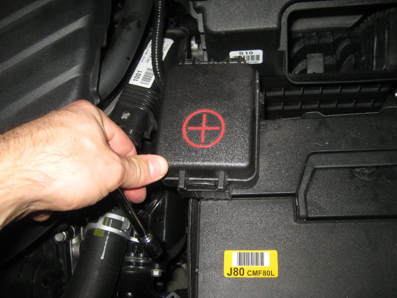 Kia-Sedona-12V-Automotive-Battery-Replacement-Guide-031