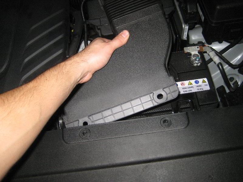 Kia-Sedona-12V-Automotive-Battery-Replacement-Guide-034