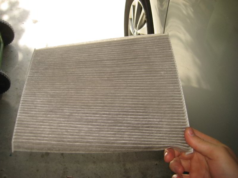 Kia-Sedona-Cabin-Air-Filter-Replacement-Guide-016