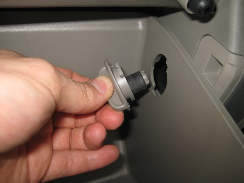 Kia-Sedona-Cabin-Air-Filter-Replacement-Guide-028