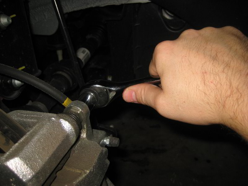 Kia-Sedona-Front-Brake-Pads-Replacement-Guide-008