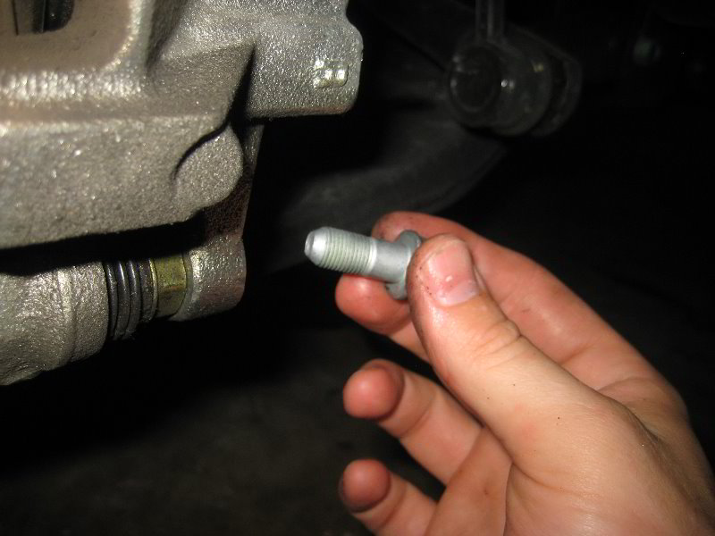 Kia-Sedona-Front-Brake-Pads-Replacement-Guide-010