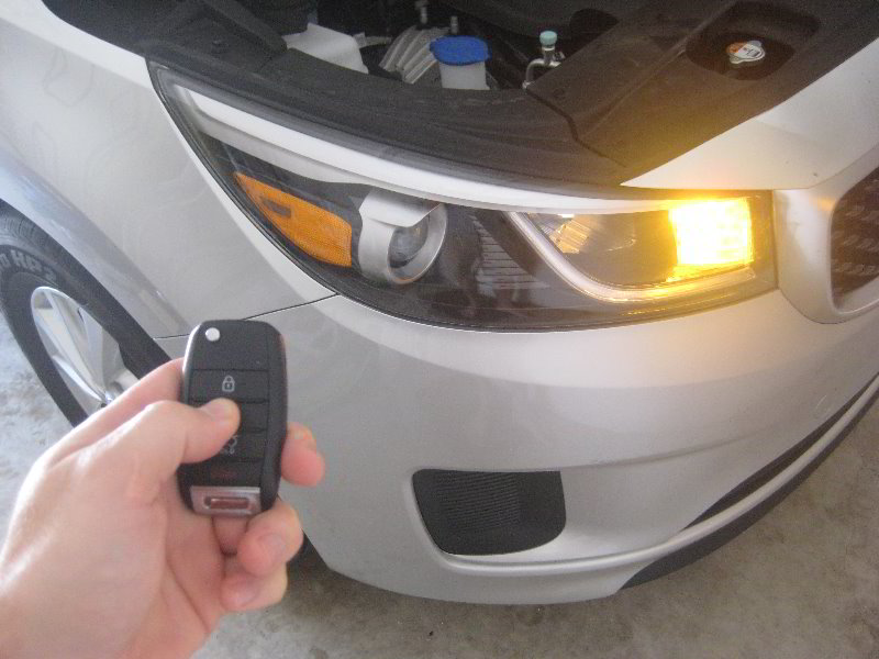 Kia-Sedona-Key-Fob-Battery-Replacement-Guide-015