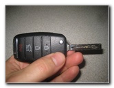 Kia-Sedona-Key-Fob-Battery-Replacement-Guide-004