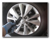 Kia-Sedona-Rear-Brake-Pads-Replacement-Guide-004