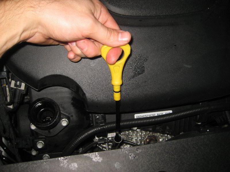 Kia-Sedona-Engine-Oil-Change-Filter-Replacement-Guide-004