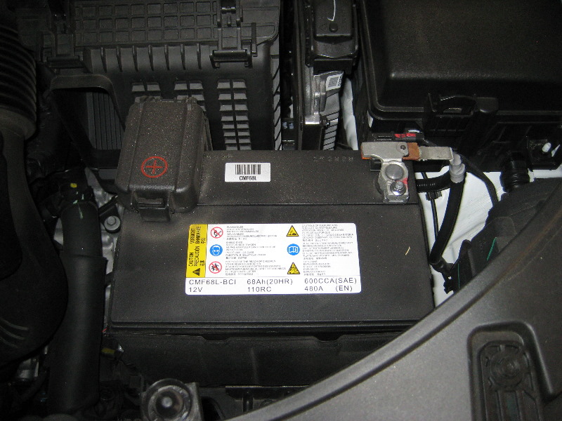 Kia-Sorento-12V-Automotive-Battery-Replacement-Guide-006