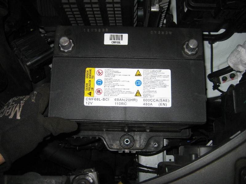 Kia-Sorento-12V-Automotive-Battery-Replacement-Guide-020