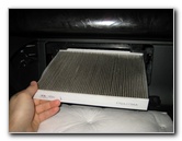 Kia-Sorento-AC-Cabin-Air-Filter-Replacement-Guide-017