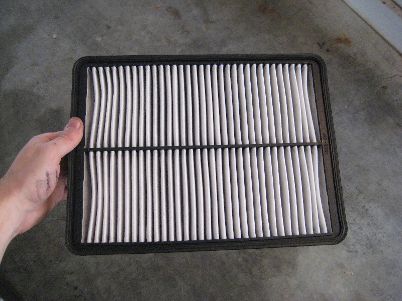 Kia-Sorento-Theta-II-Engine-Air-Filter-Replacement-Guide-007