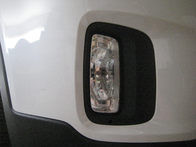 Kia-Sorento-Fog-Light-Bulbs-Replacement-Guide-001