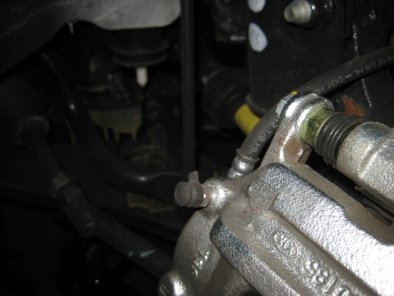 Kia-Sorento-Front-Brake-Pads-Replacement-Guide-031