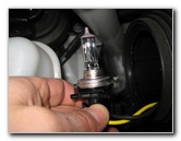 Kia-Sorento-Headlight-Bulbs-Replacement-Guide-007