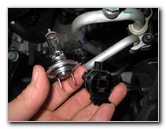 Kia-Sorento-Headlight-Bulbs-Replacement-Guide-018