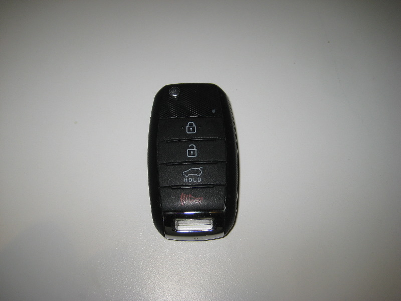 Kia-Sorento-Key-Fob-Battery-Replacement-Guide-001