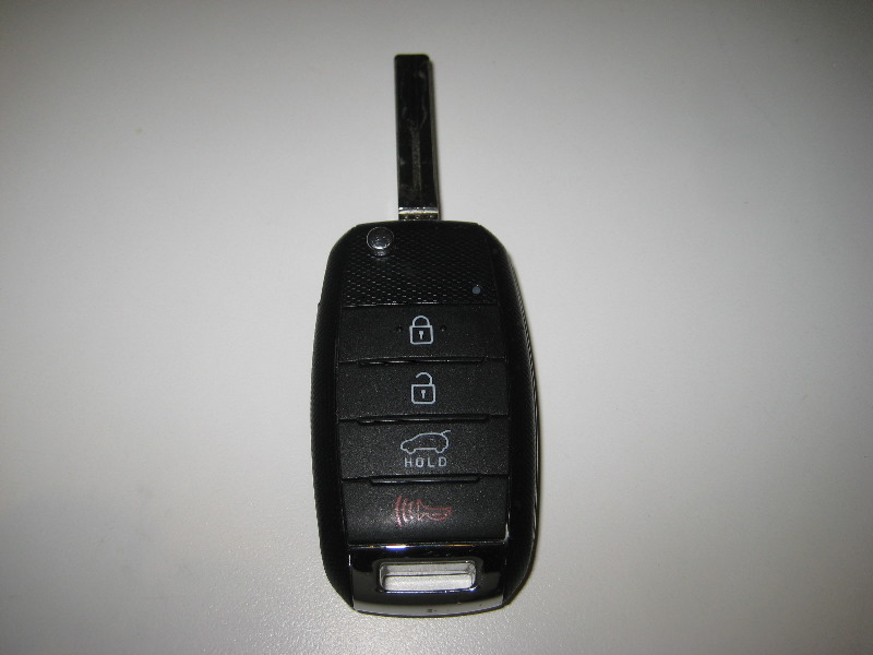 Kia-Sorento-Key-Fob-Battery-Replacement-Guide-003