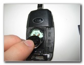 Kia-Sorento-Key-Fob-Battery-Replacement-Guide-010