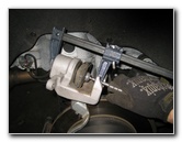 Kia-Sorento-Rear-Disc-Brake-Pads-Replacement-Guide-022