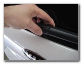 Kia-Sorento-Rear-Window-Wiper-Blade-Replacement--Guide-002