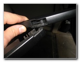 Kia-Sorento-Rear-Window-Wiper-Blade-Replacement--Guide-007