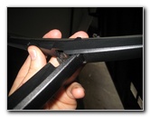 Kia-Sorento-Rear-Window-Wiper-Blade-Replacement--Guide-011