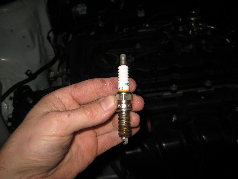 Kia-Sorento-Theta-II-Engine-Spark-Plugs-Replacement-Guide-018