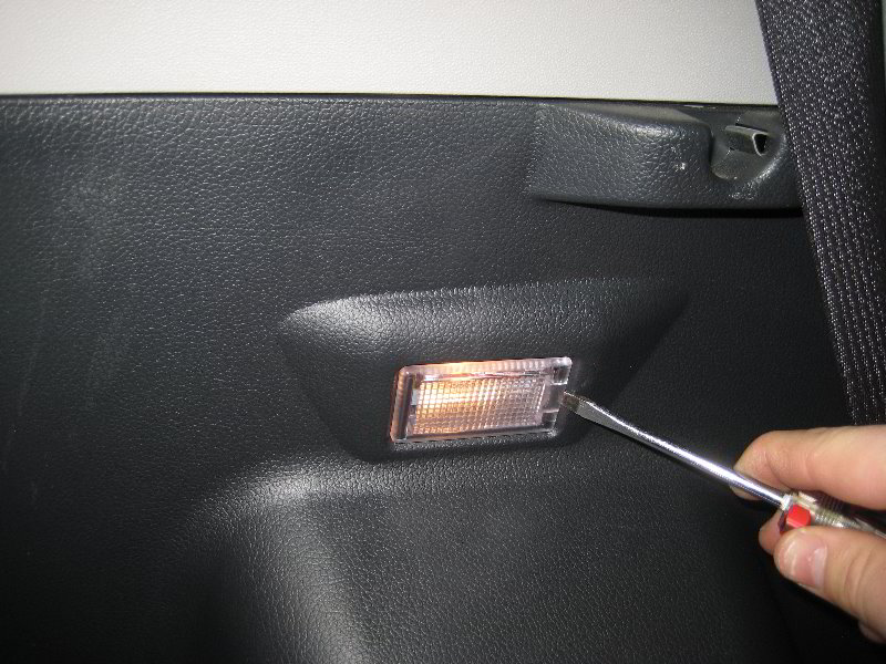 Kia-Soul-Cargo-Area-Light-Bulb-Replacement-Guide-002