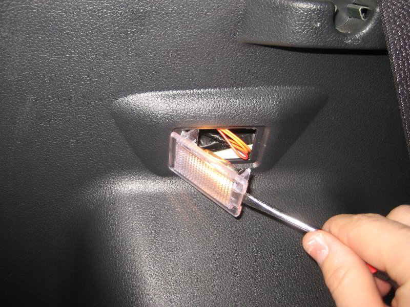 Kia-Soul-Cargo-Area-Light-Bulb-Replacement-Guide-003